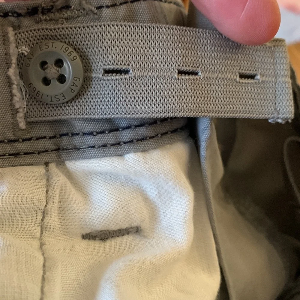 Gap kids size 7 boy’s gray woven cotton adj inner waist palm print shorts chino